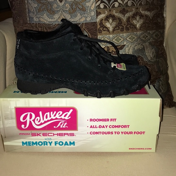 skechers women's bikers totem pole chukka boot